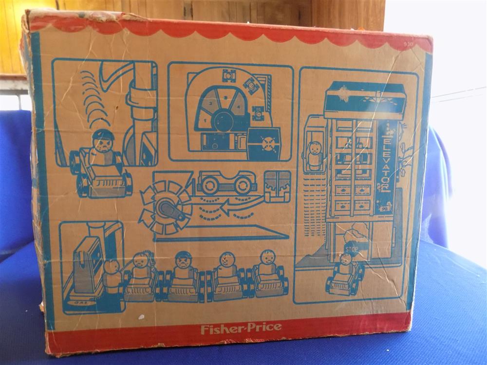 Fisher Price Little People Play Family Action Garage #930 picture 3349