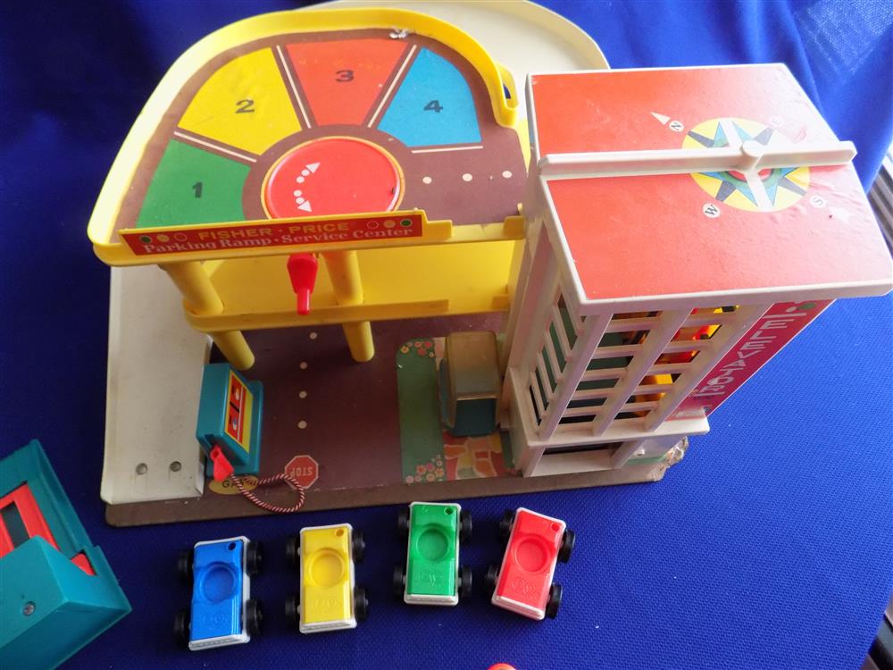 Fisher Price Little People Service Center Garage #930 Vintage picture 4461