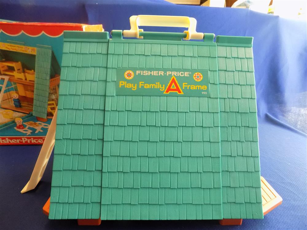 Fisher Price Little People Play Family A Frame #990 Complete Near Mint in Box  picture 6574