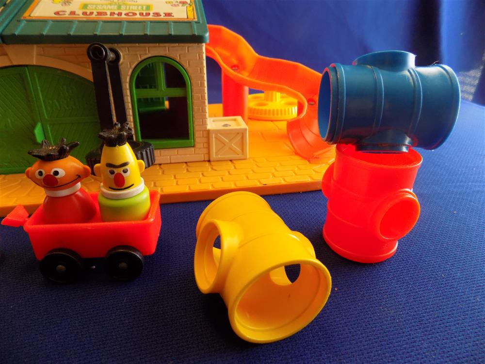 Fisher Price Little People Sesame Street Clubhouse #937 picture 9897