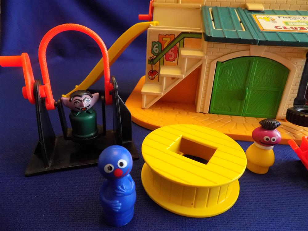 Fisher Price Little People Sesame Street Clubhouse #937 picture 9898