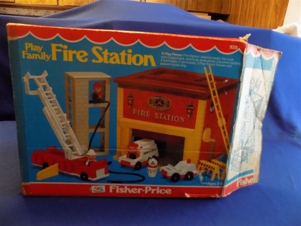 Fisher Price Little People Fire Station #928 Mint in Box  picture 23577