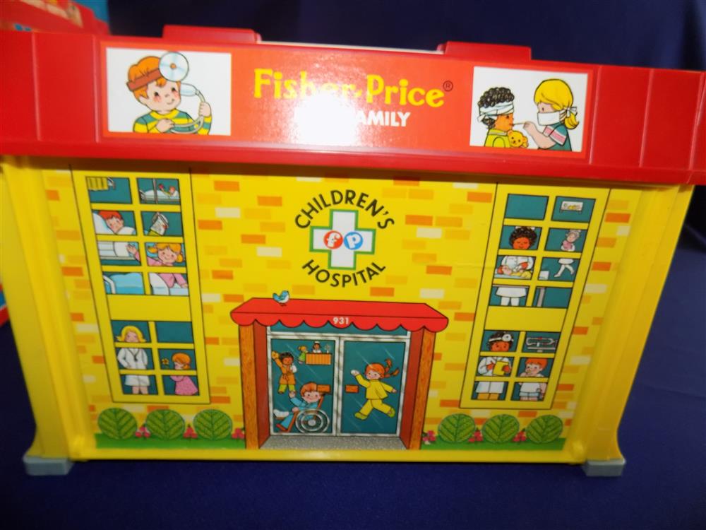 Fisher Price Little People Play Family Childrens Hospital #931 - Near Mint in Box picture 12061