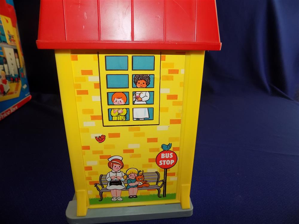 Fisher Price Little People Play Family Childrens Hospital #931 picture 12064