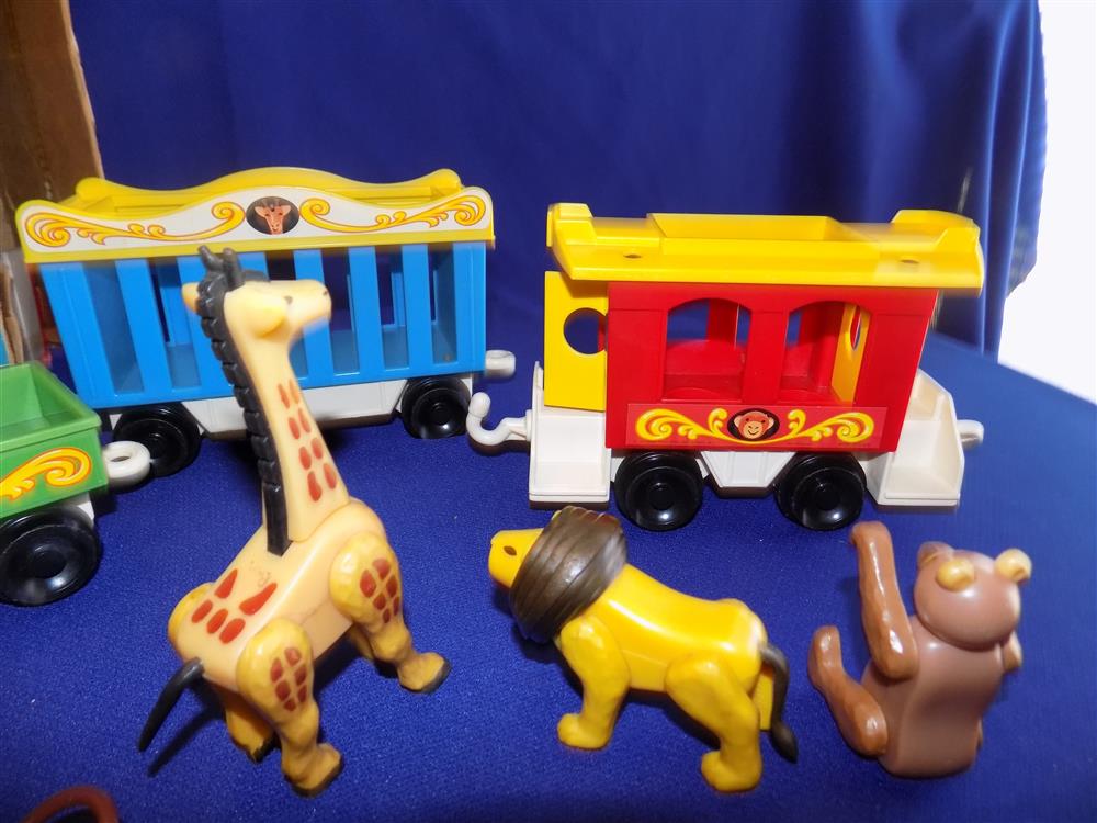 Fisher Price Little People Circus Train Animals #991 picture 14103