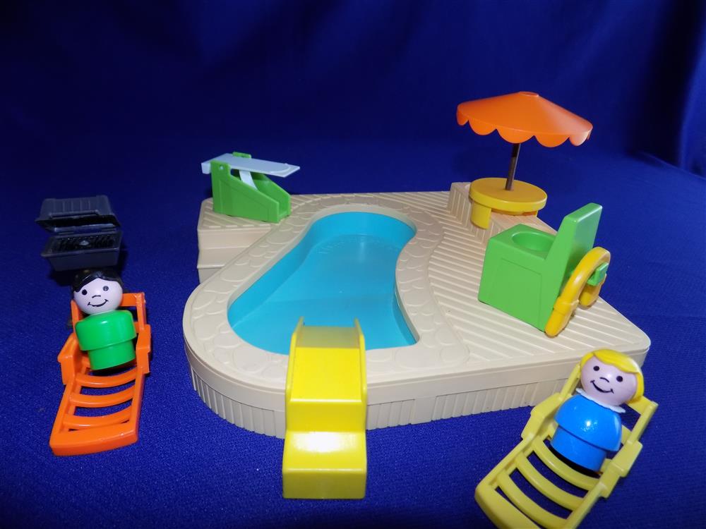 Fisher Price Little People #2526 Pool Set Complete picture 19328