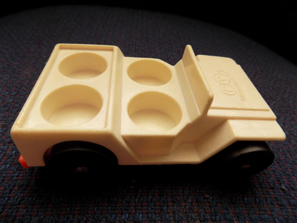 Fisher Price Little People A Frame #990 Jeep White Car picture 23501