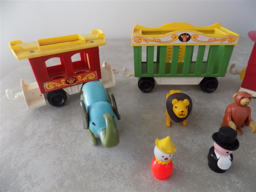 Fisher Price Little People #991 Play Family Circus Train 3 Car picture 23668